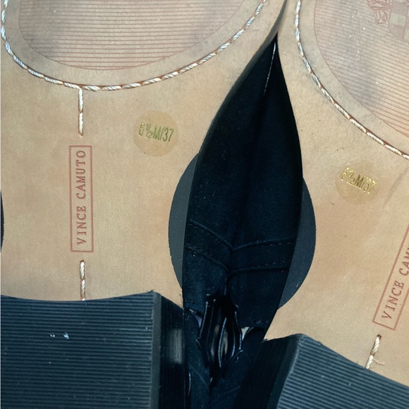 Ankle Boots / Booties in Black
Suede with design on sides from Vince Camuto - Picture 13 of 15